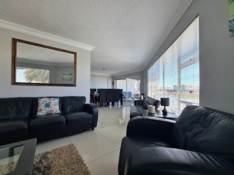 11. Anesi Lounge and Dining Room 768x576