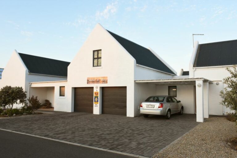 Carport with Unit right 768x513